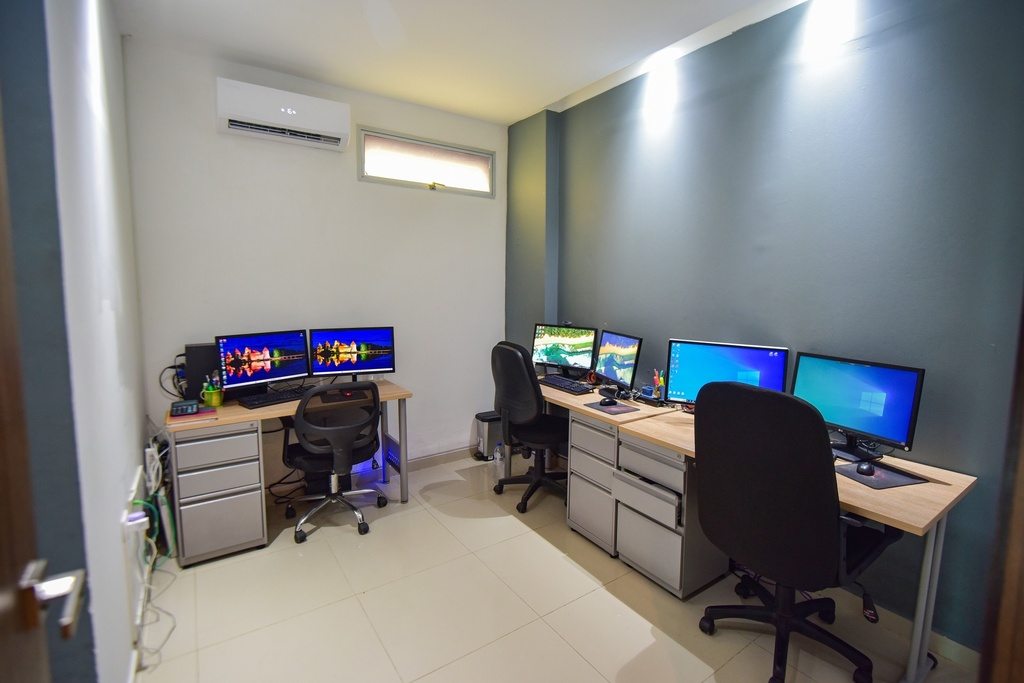 OFICINA 203 YEISON LUZ A (10).jpg